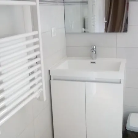 Boyrie Daniel Et Helene * גווארני